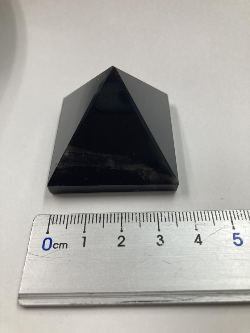 E32298】モリオン 黒水晶 ピラミッド Morion 天然石 磨き - メルカリ