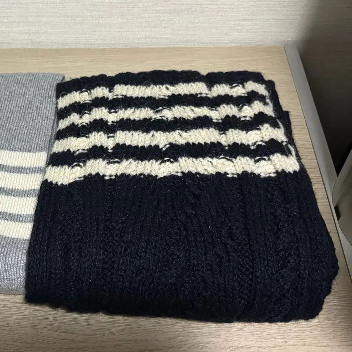 THOM BROWNE ネイビー ケーブル編みマフラー THOM BROWNE ネイビー