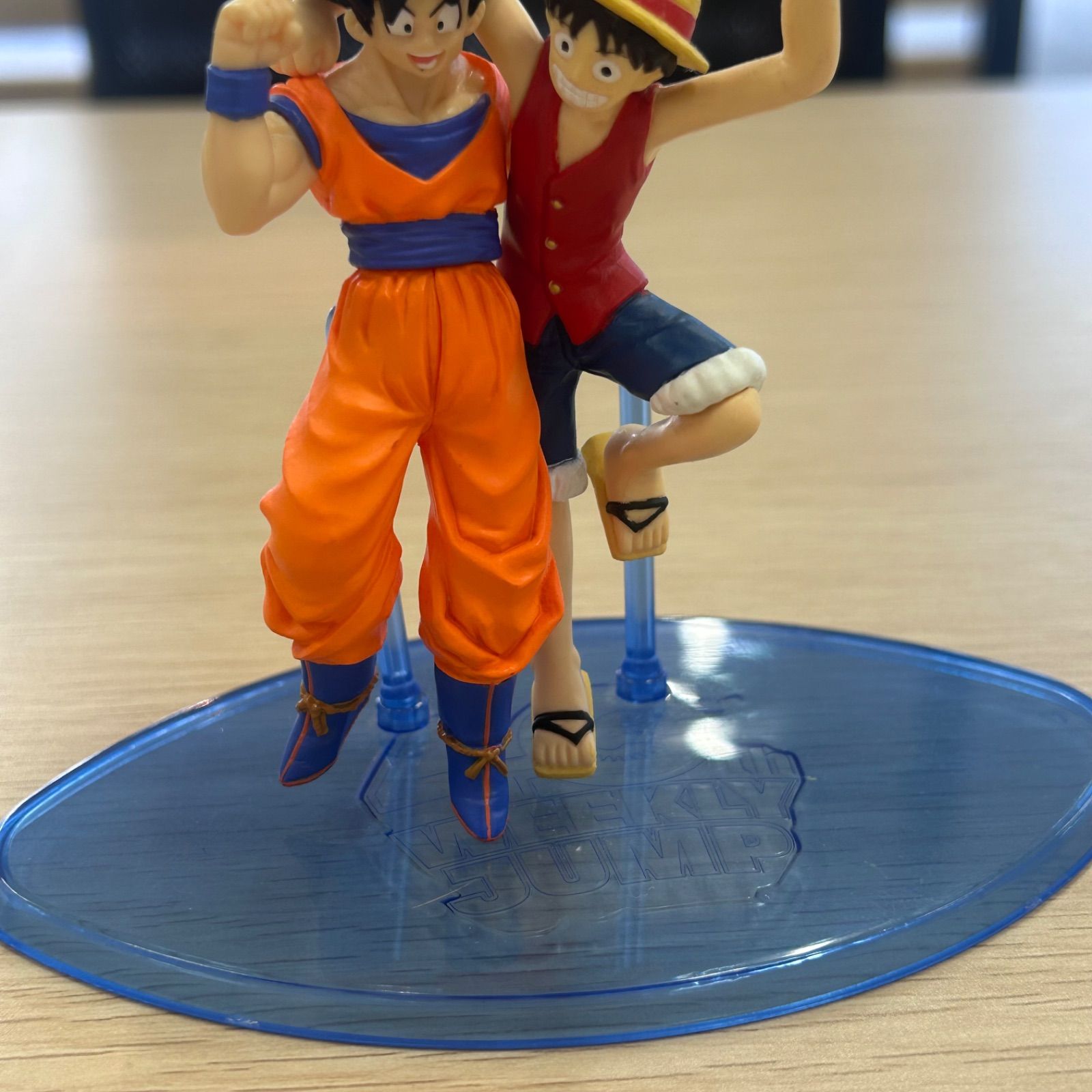 【希少】ドラゴンボール×ワンピース　40周年コラボ　ソフビフィギュア Amazon.co.jp: 週刊少年ジャンプの40周年記念企画[第2弾] 「ONE PIECE