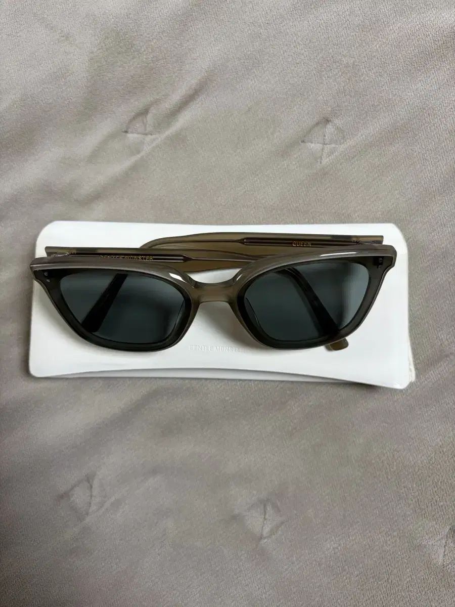 GENTLE MONSTER ジェントルモンスター クイーン