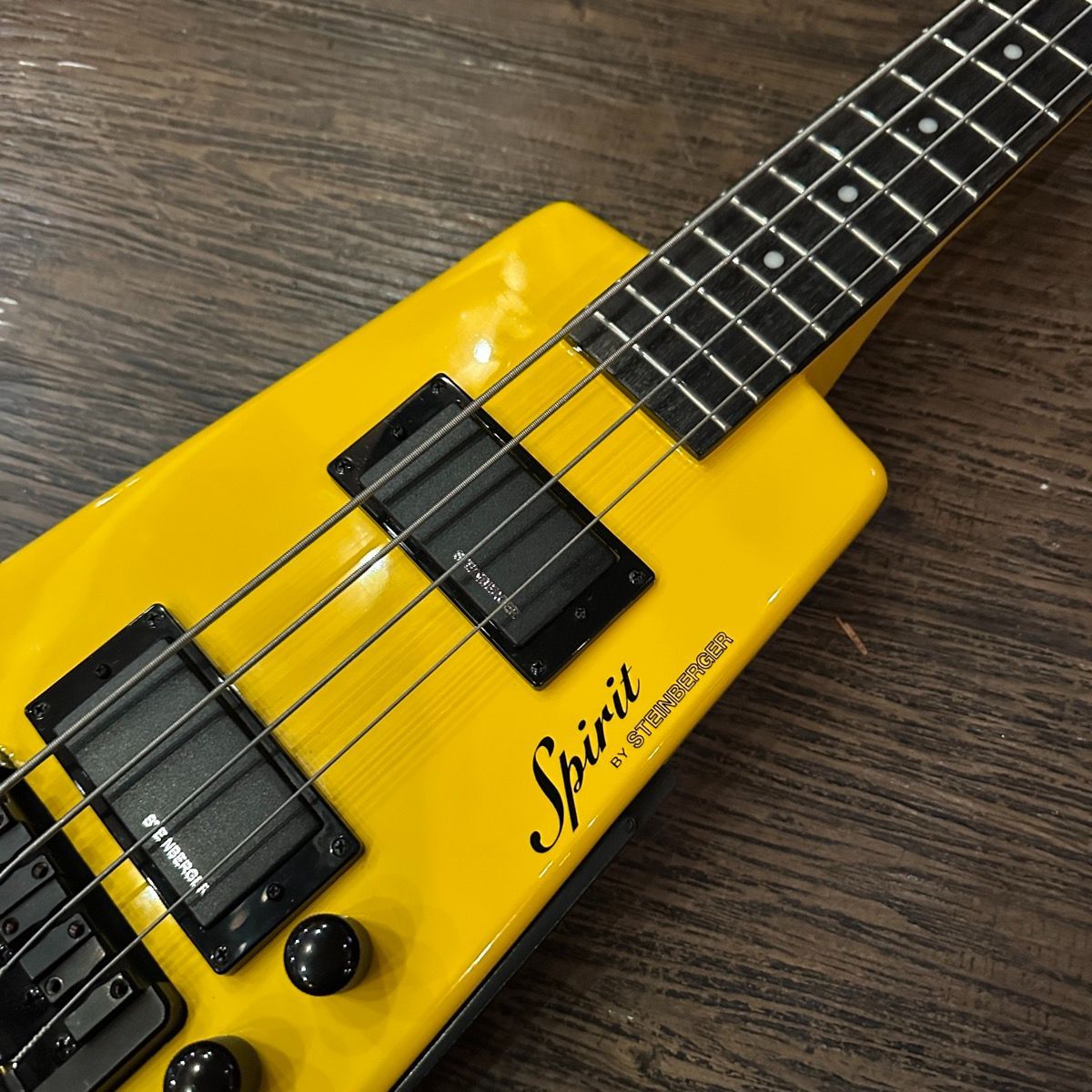Steinberger XT-2 Standard Outfit Hot Rod Yellow ヘッドレス