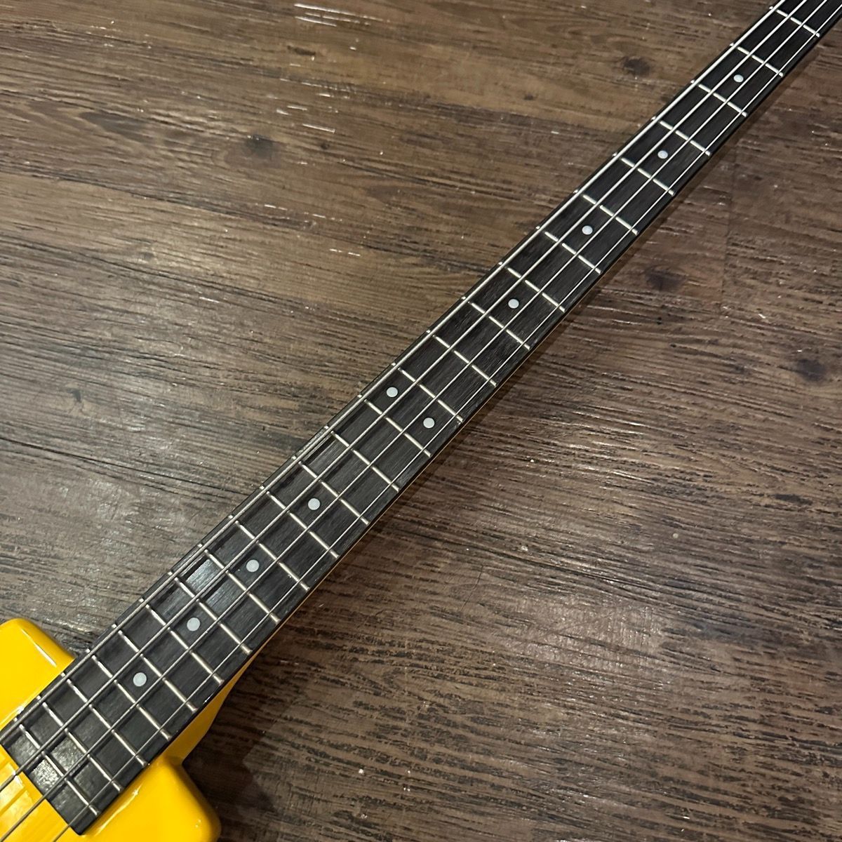 Steinberger XT-2 Standard Outfit Hot Rod Yellow ヘッドレス