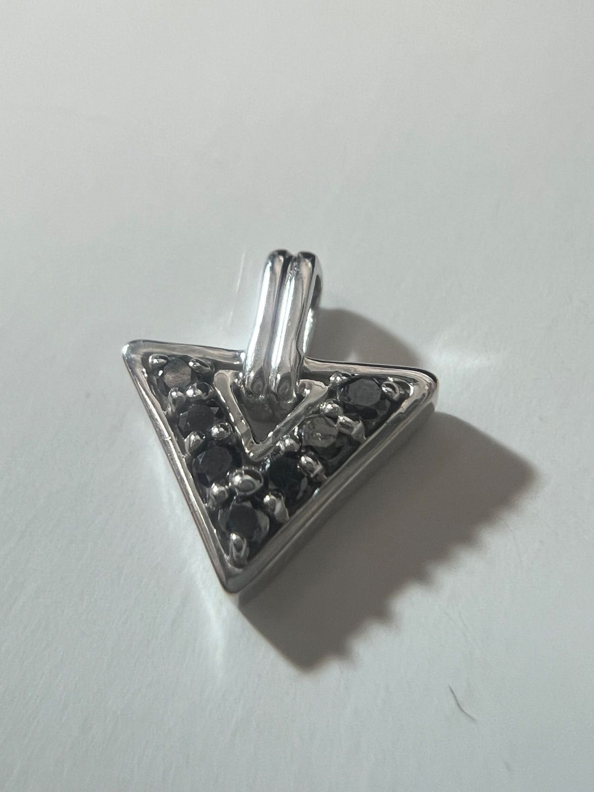 K 18 WG ネックレストップ ブラックダイヤモンド 0.11 ct 0.84 g
