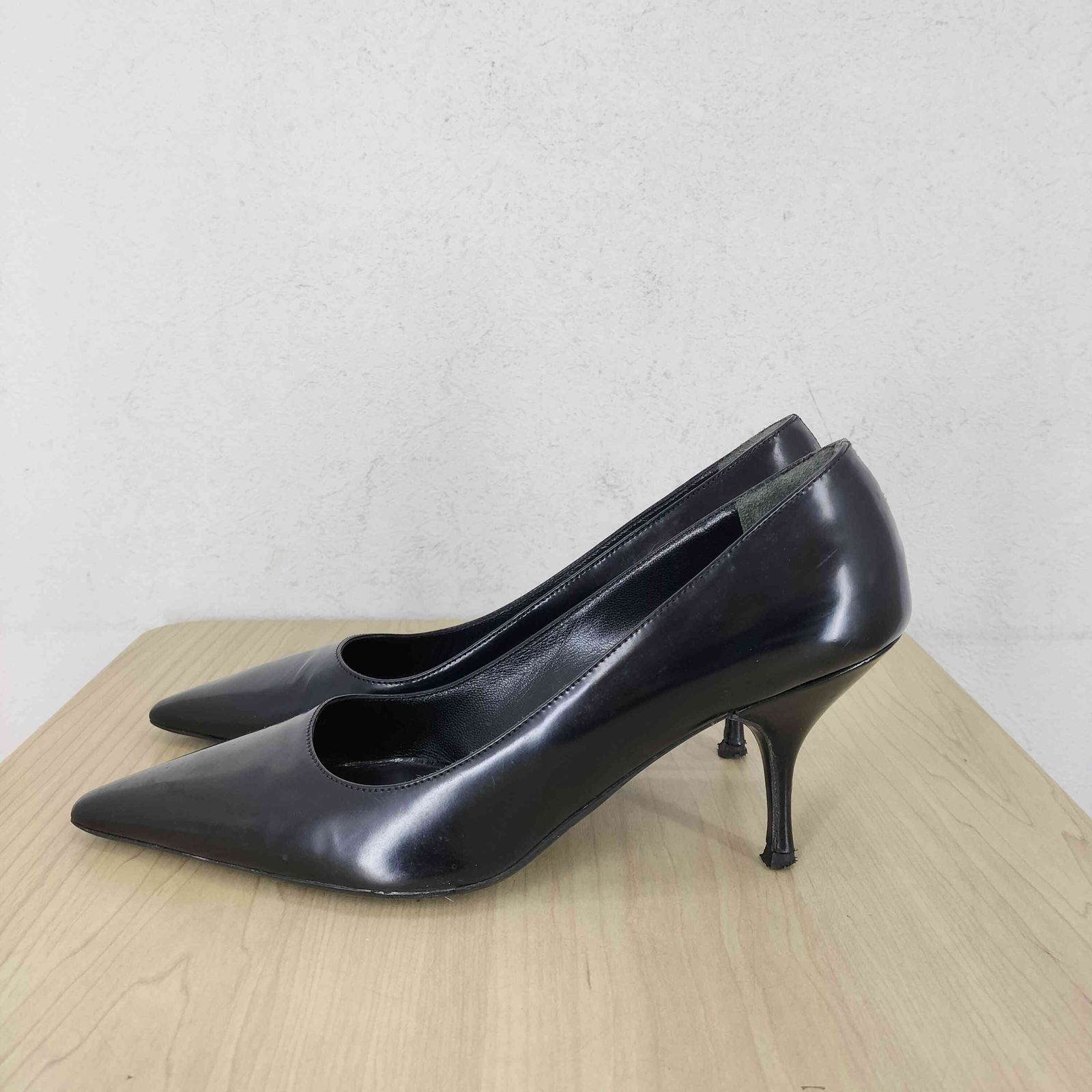 プラダ PRADA エナメル ポイントトゥ パンプス レディース 38 - メルカリ