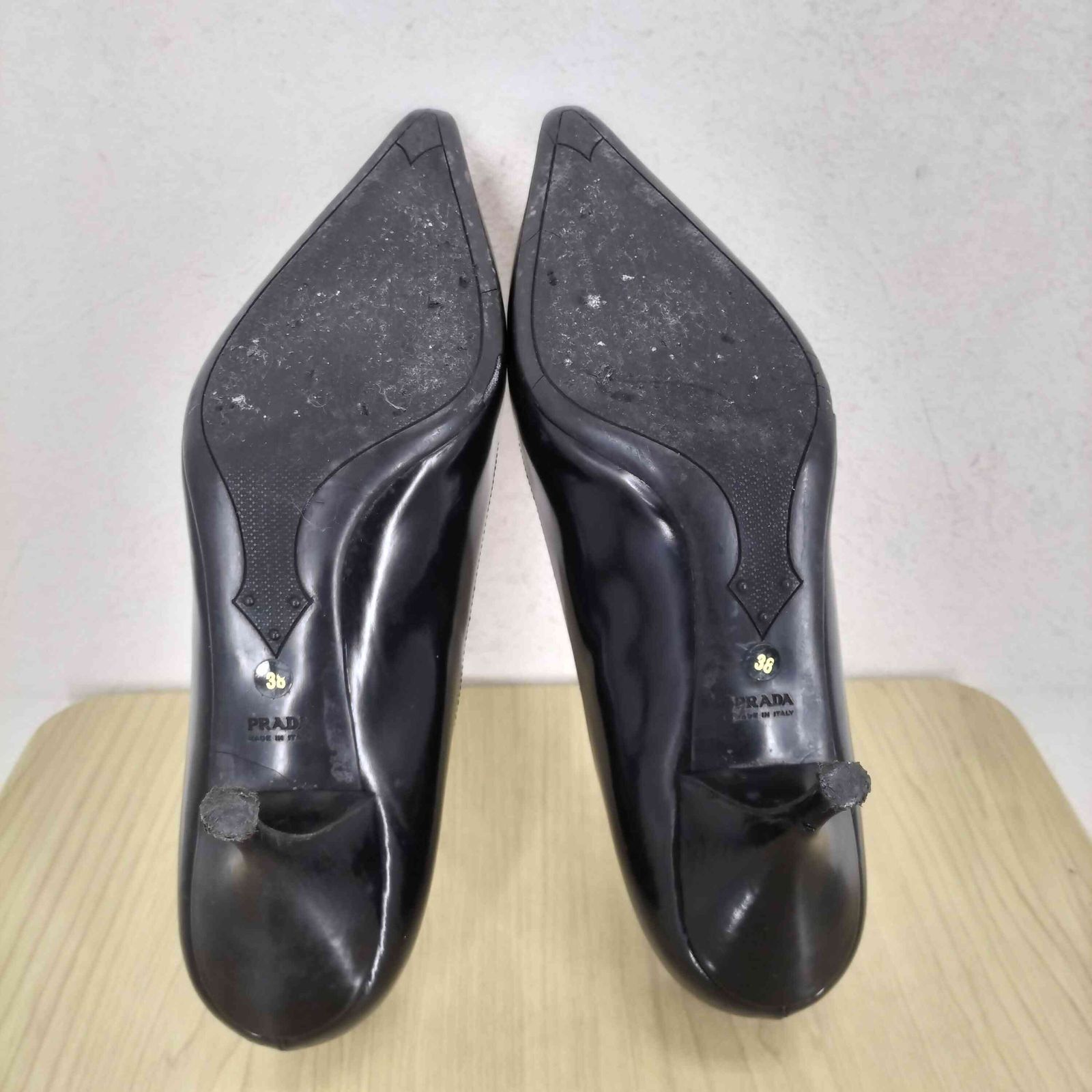 プラダ PRADA エナメル ポイントトゥ パンプス レディース 38 - メルカリ