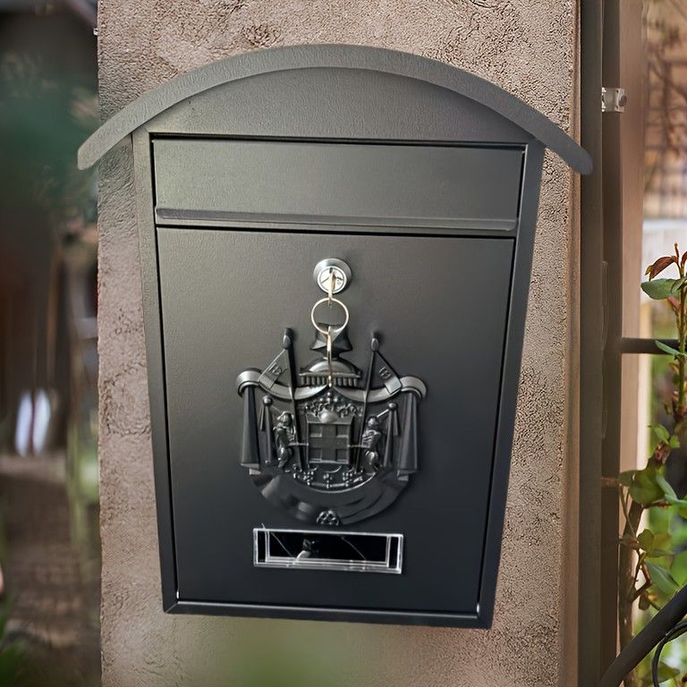 ロック付きで安心 モダンメタルレターボックス 郵便ポスト 鍵付き 壁掛け 盗難防止 エンブレム付き 家庭 オフィス 学校に ブラック＆グリーン