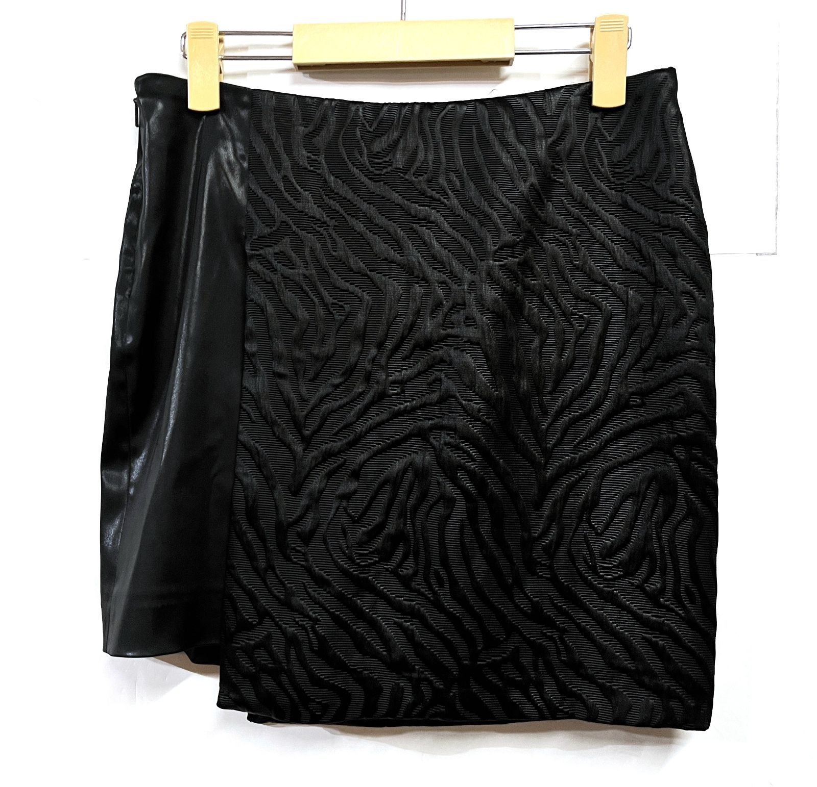 VERSUS VERSACE｜ヴェルサス ヴェルサーチェ ゼブラ柄 アシンメトリー