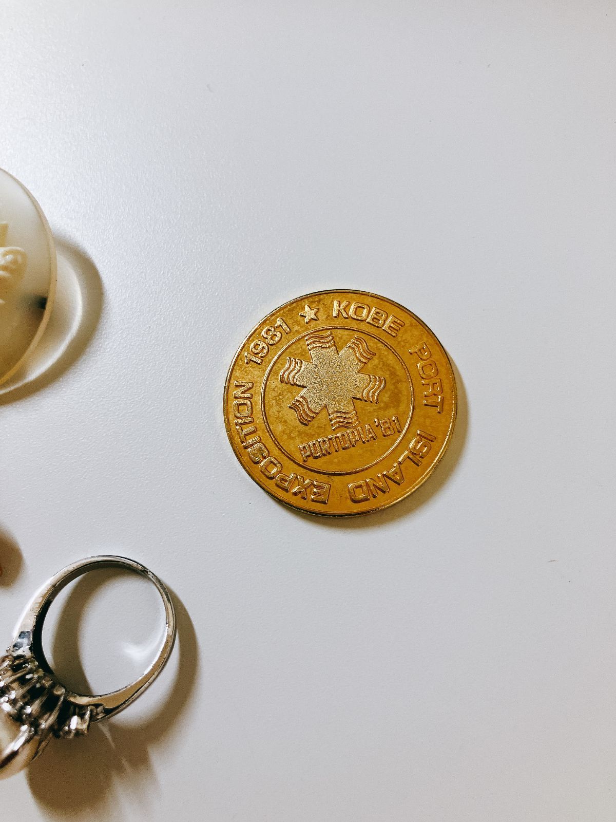 遺品生前整理 象牙調 鼈甲 アクセサリー 遺品生前整理 象牙調 鼈甲 18Kアクセサリー2点 5.4KG