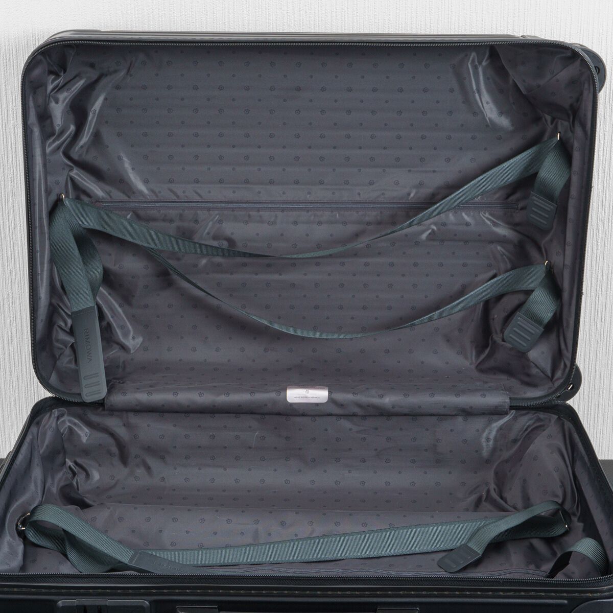 生涯保証 RIMOWA リモワ Essential エッセンシャル チェックインM 60L