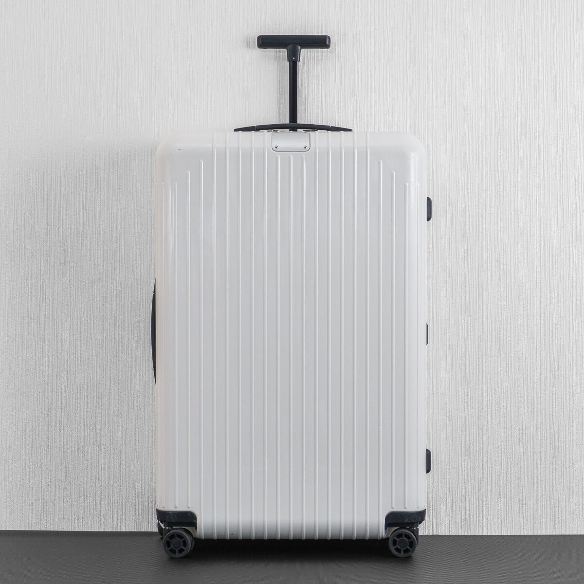 RIMOWA リモワ Essential Lite エッセンシャルライト チェックインL