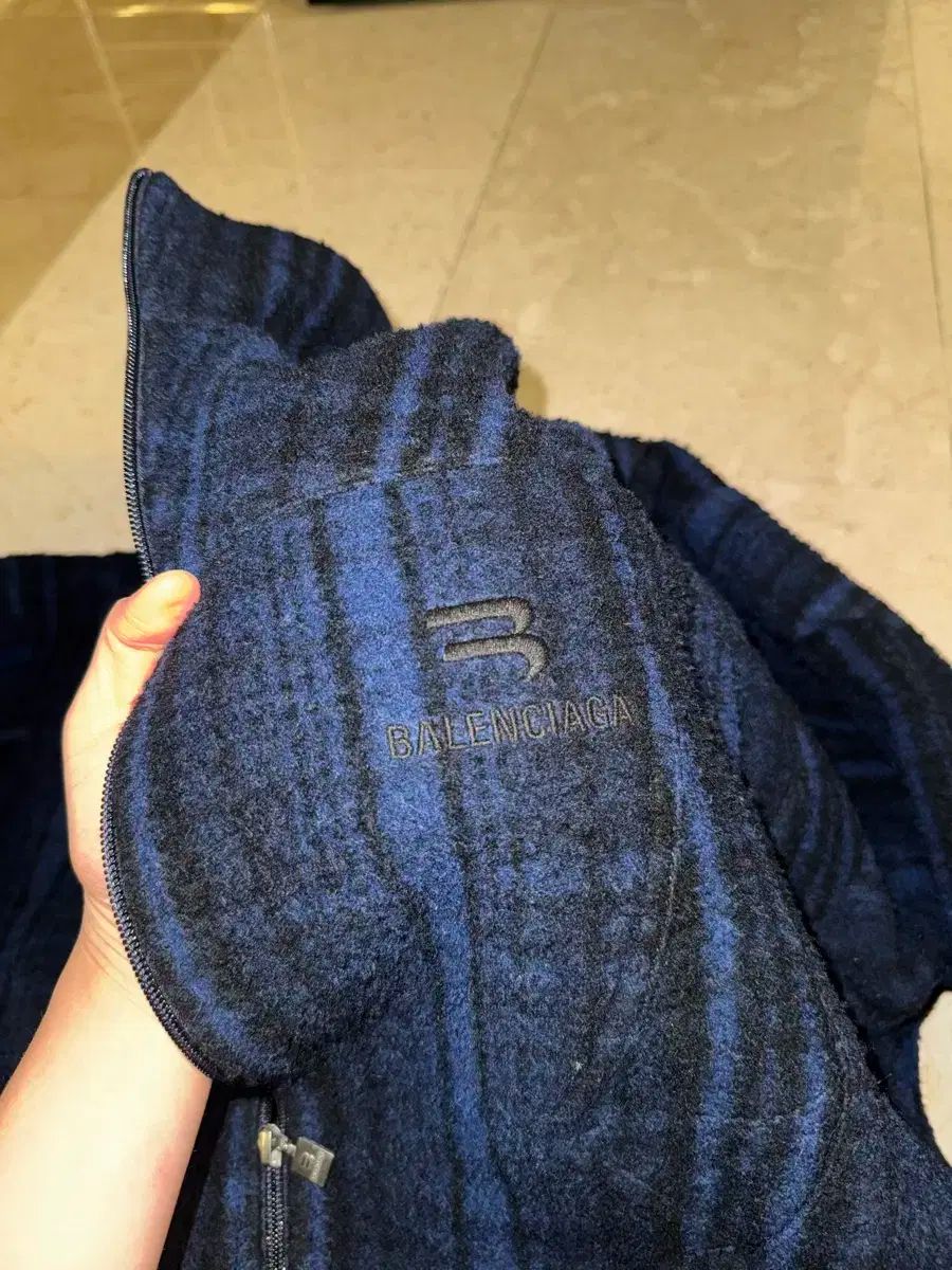 バレンシアガ スポーティーB ウール ジップアップ ジャケット (46