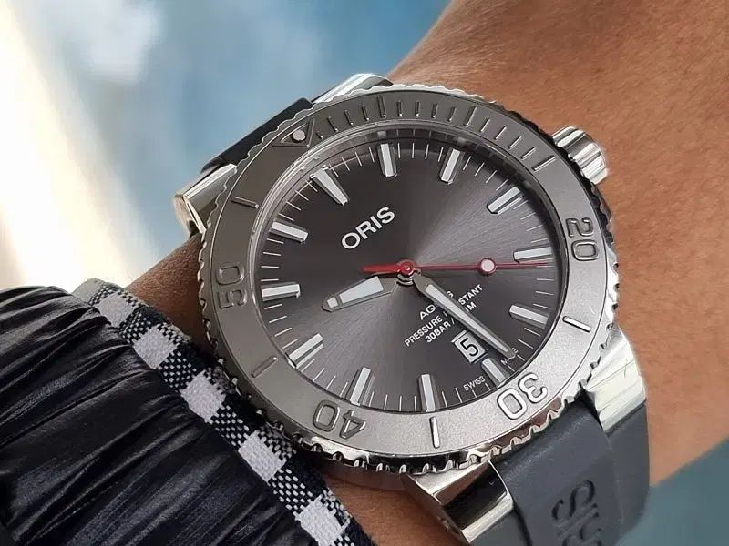 ORISアクィスLEAF グレーラバー 43 5ミリ