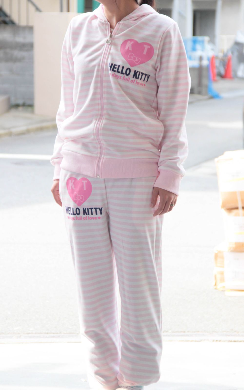 未使用 正規品 ハローキティ パーカースーツ ルームウェア 部屋着