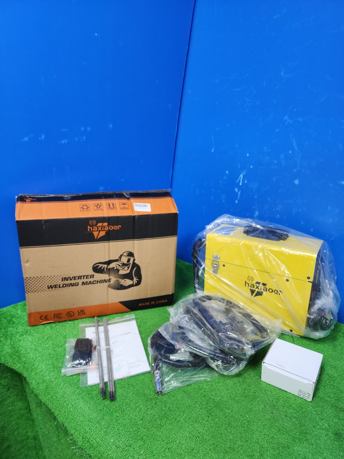 F 46 ポータブルフラックス入りIG溶接機 保証付き 25110