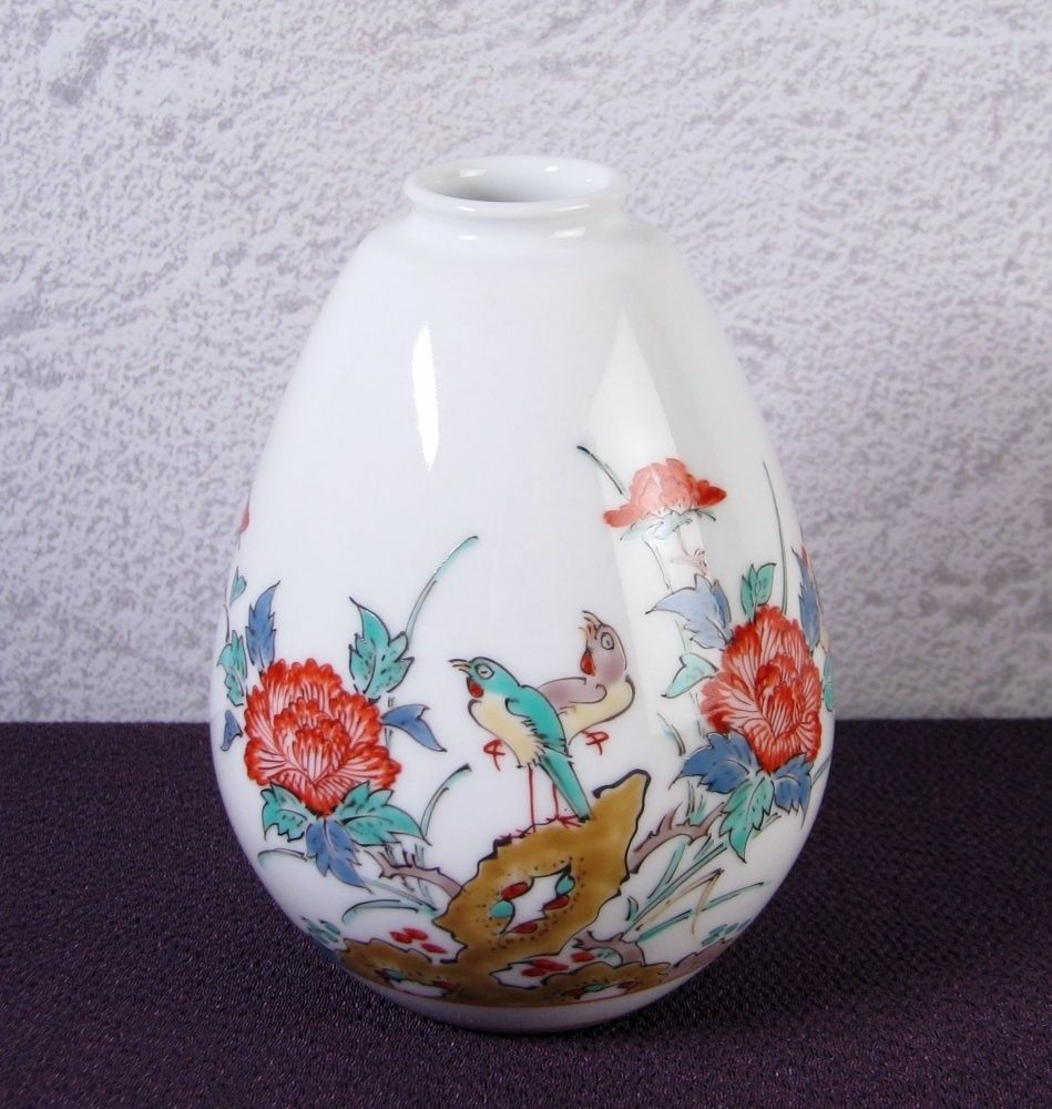 十四代酒井田柿右衛門造 錦 牡丹鳥文一輪生 高さ：11cm 美品 共箱