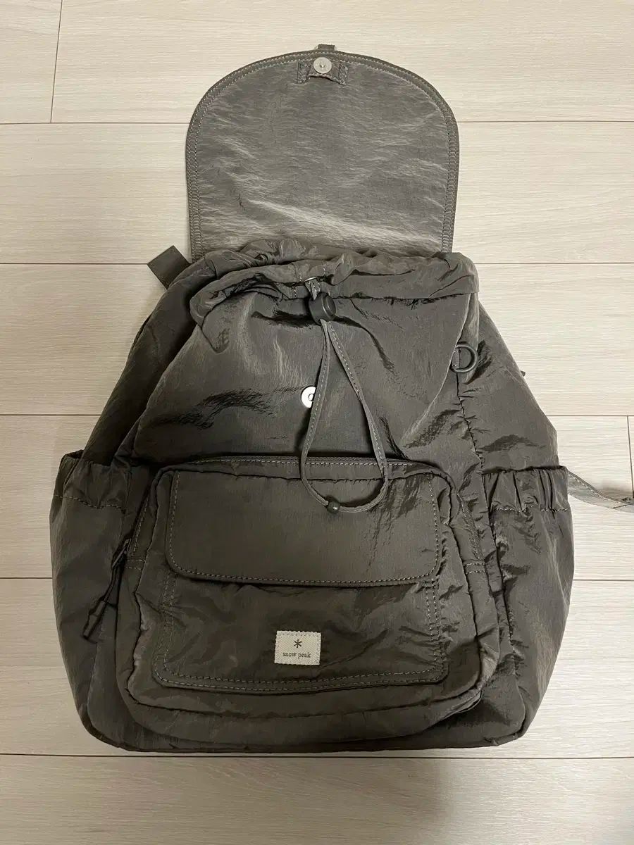 Snow Peak スノーピーク ブライト バックパック 12 L ダークカーキ