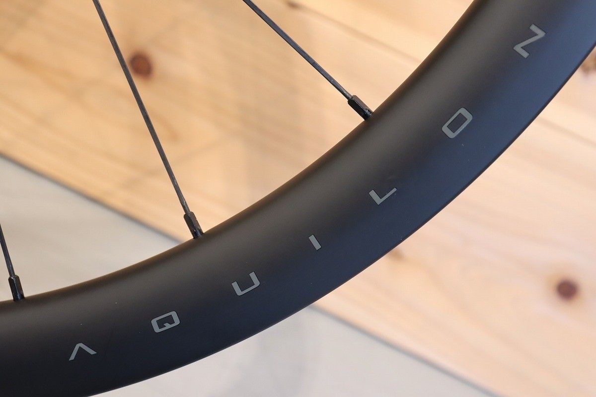 P&Pコンポーネンツ P&P COMPONENTS アクイロン AQUILON カーボン