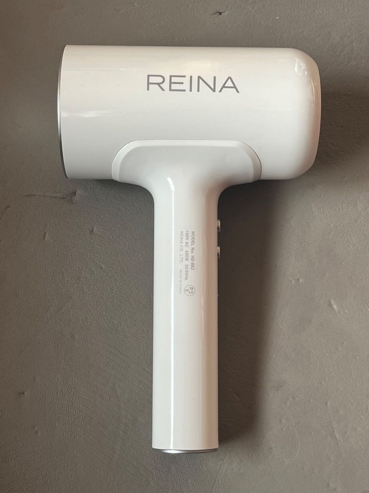 REINA遠赤外コードレスドライヤー600W 遠赤外線ドライヤーのおすすめ
