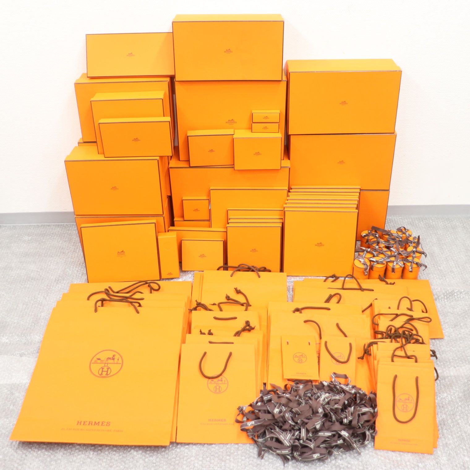 HERMES ショッパー・ボックスセット HERMÈS ギフトボックス／ショッパー／エンベロープ リボン付き セット