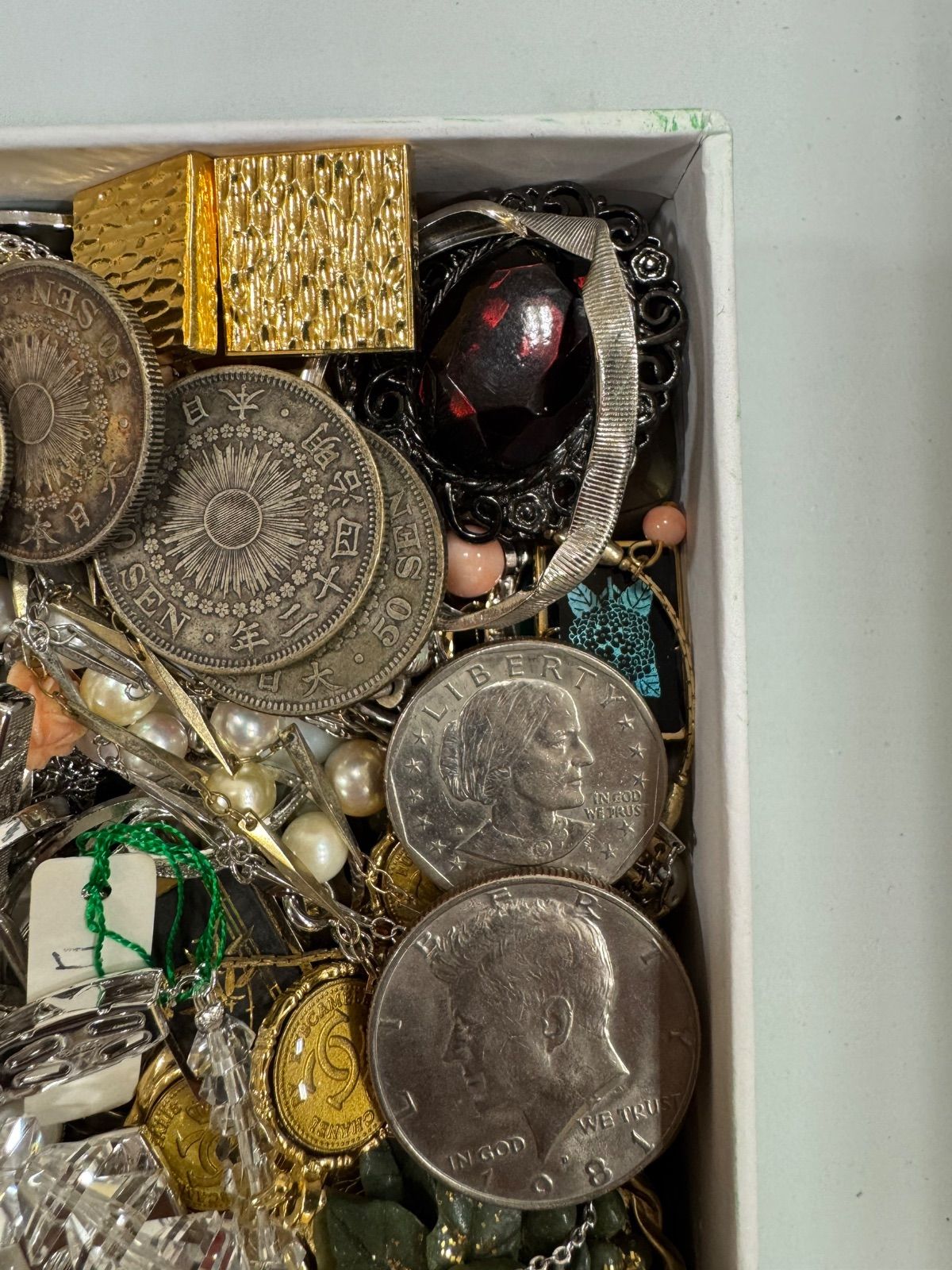 まとめ売り】メッキ アクセサリーまとめ 重量1kg以上 - メルカリ