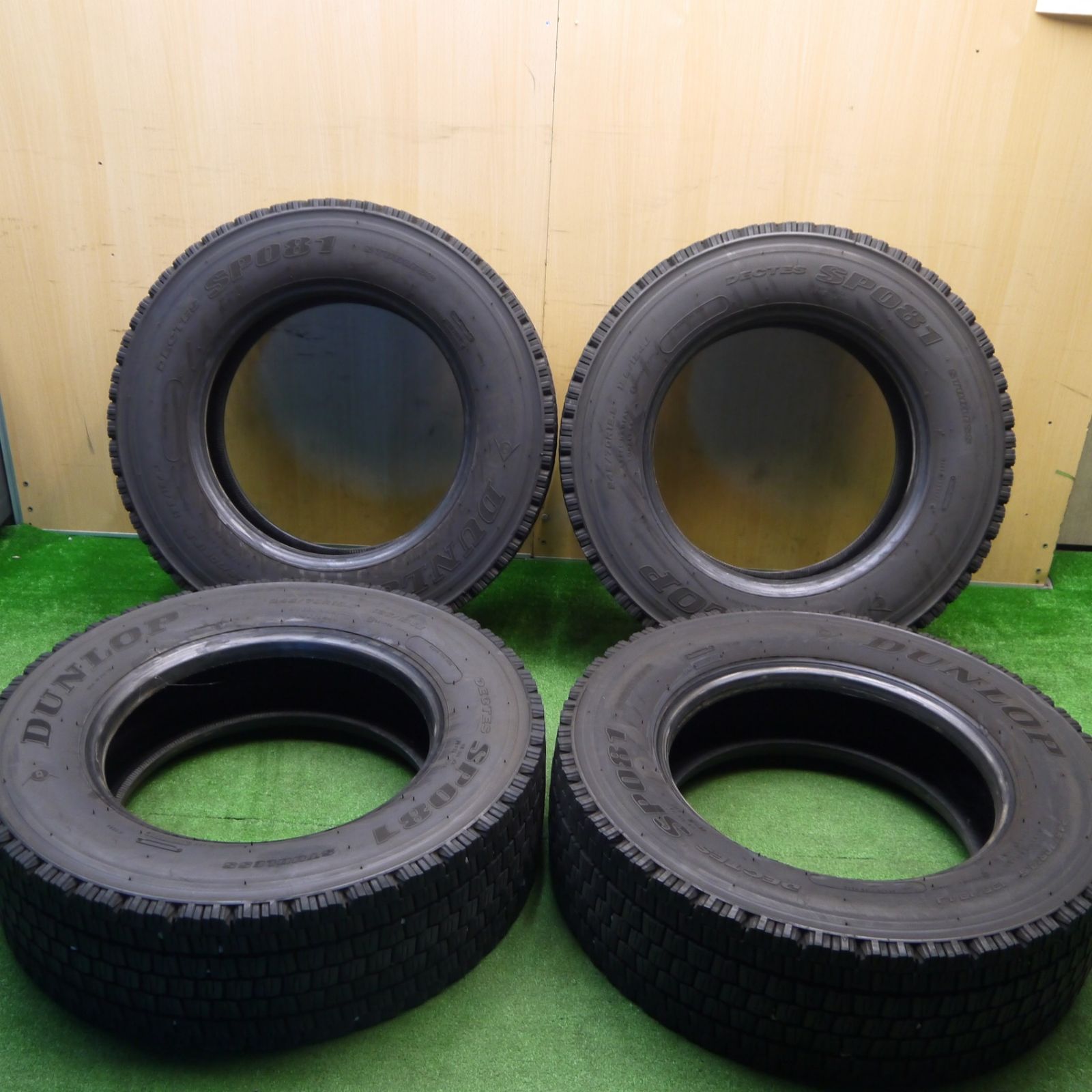 4本価格 23年 トラック タイヤ 245 70 R 19 5 136 134 J スタッドレス ダンロップ デクテス SP 081 5インチ スタ