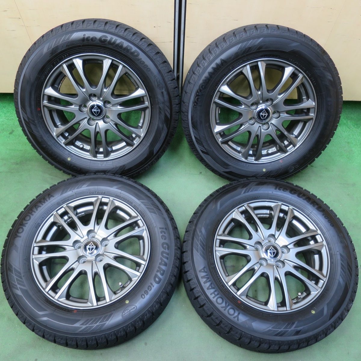 バリ溝！22年！キレイ！9.5分☆プリウス 等 195/65R15 スタッドレス