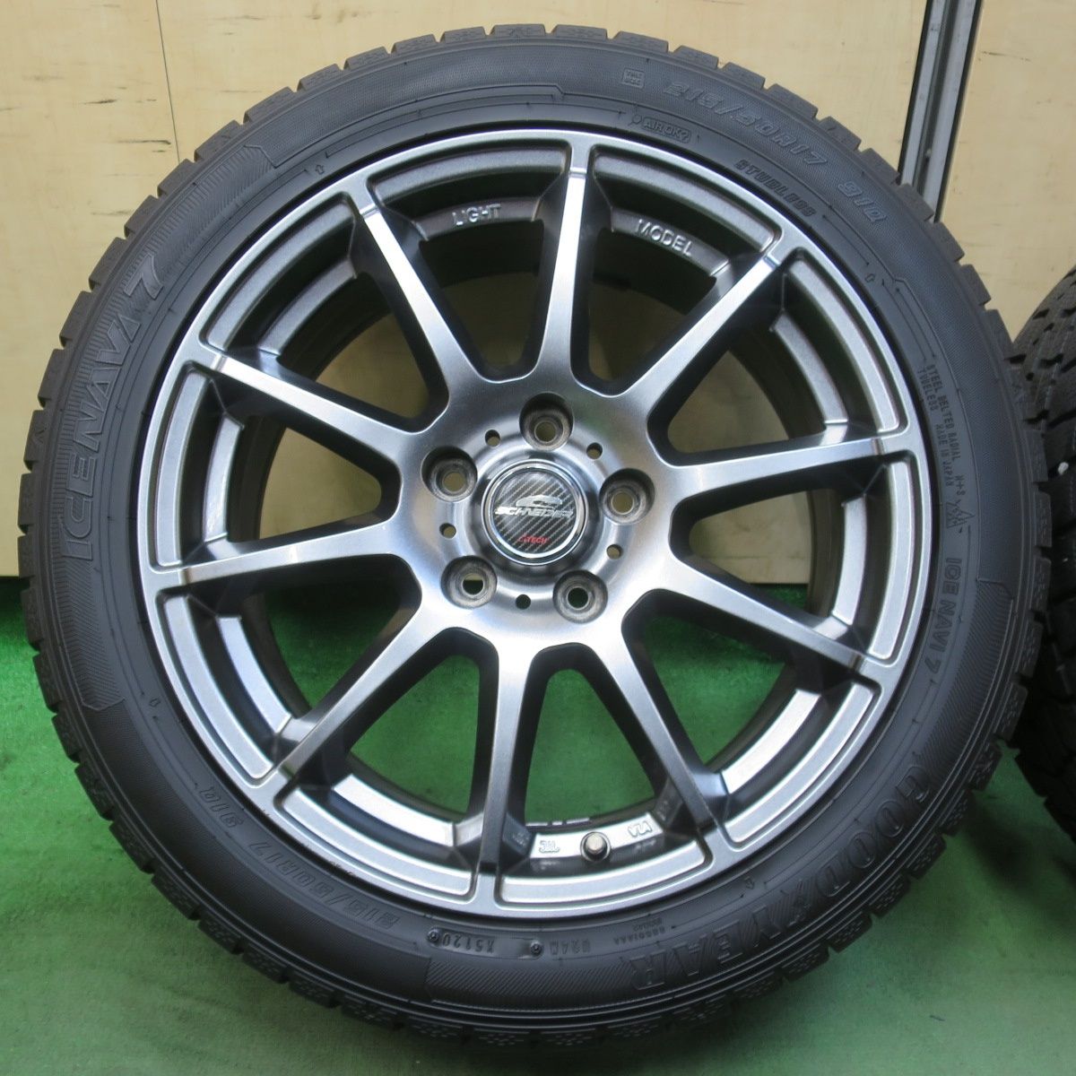 バリ溝！キレイ！9.5分☆スタッドレス 215/50R17 グッドイヤー アイス
