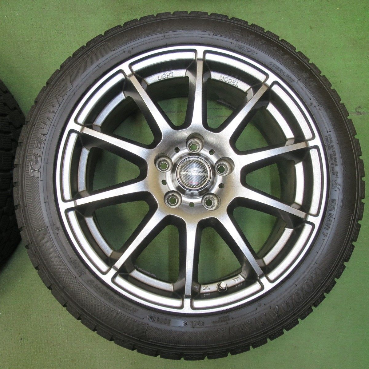 バリ溝！キレイ！9.5分☆スタッドレス 215/50R17 グッドイヤー アイス