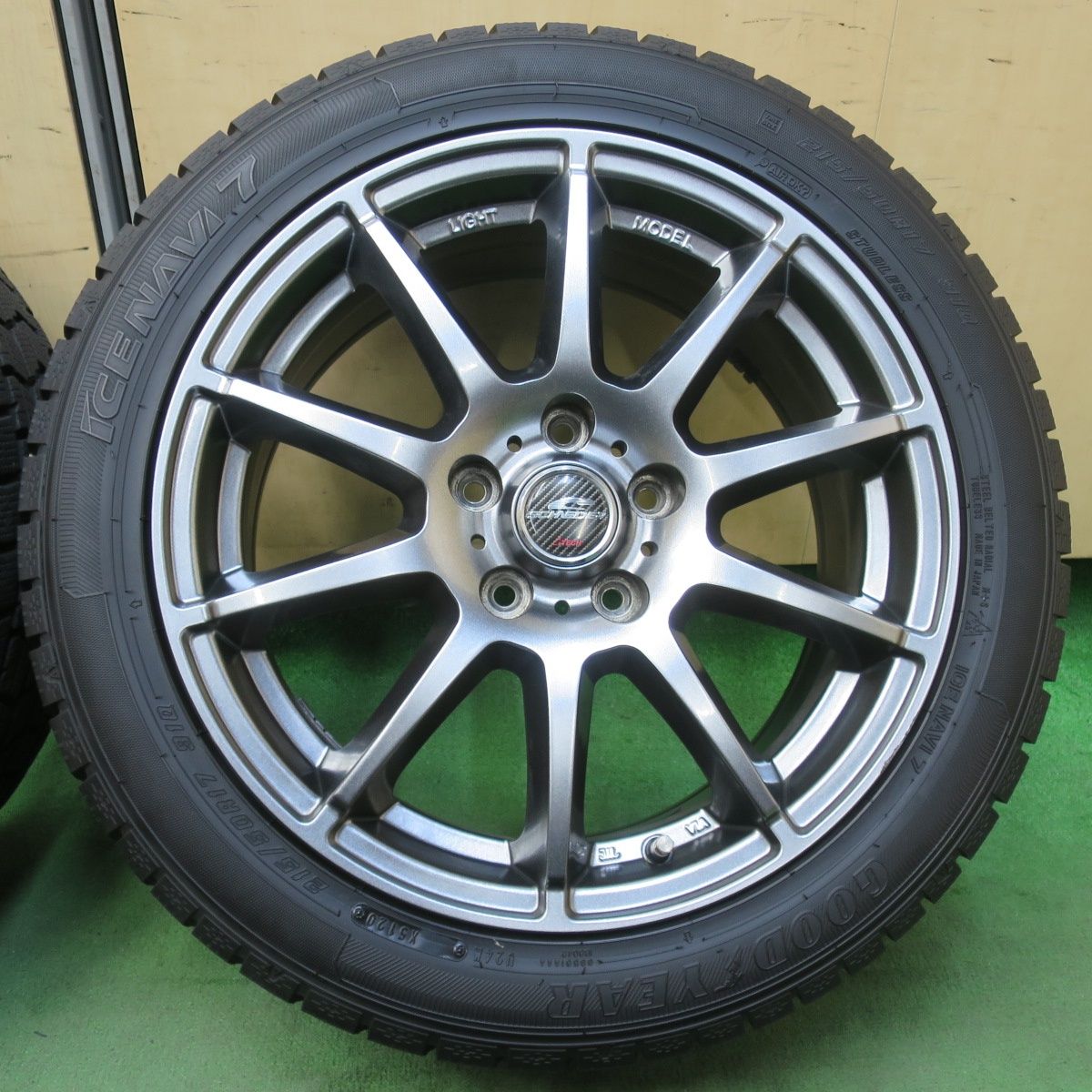 バリ溝！キレイ！9.5分☆スタッドレス 215/50R17 グッドイヤー アイス