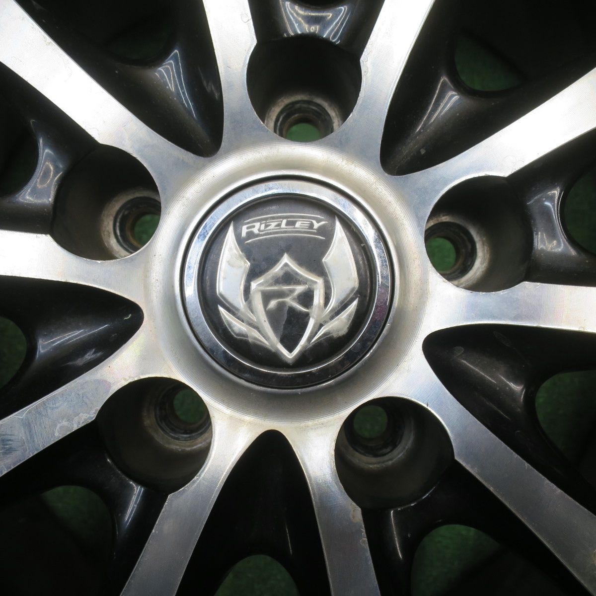 バリ溝！21年！8.5分☆205/60R16 セイバーリング SL201 RiZLEY