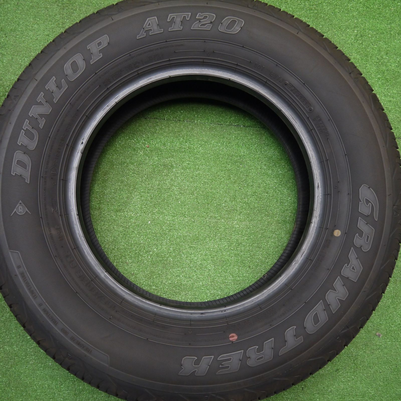 バリ溝！24年！8.5分☆195/80R15 ダンロップ AT20 グラントレック 15