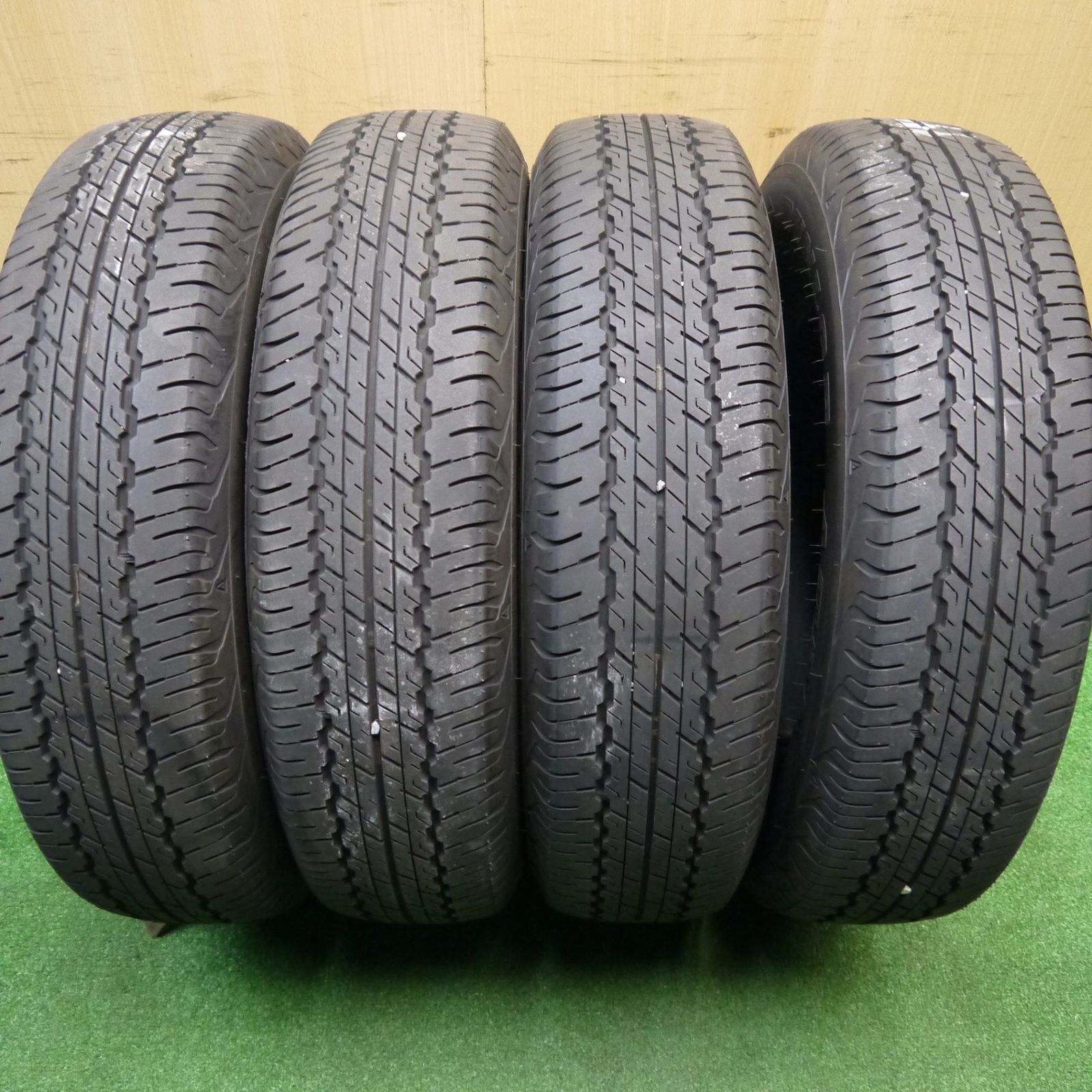 バリ溝！24年！8.5分☆195/80R15 ダンロップ AT20 グラントレック 15