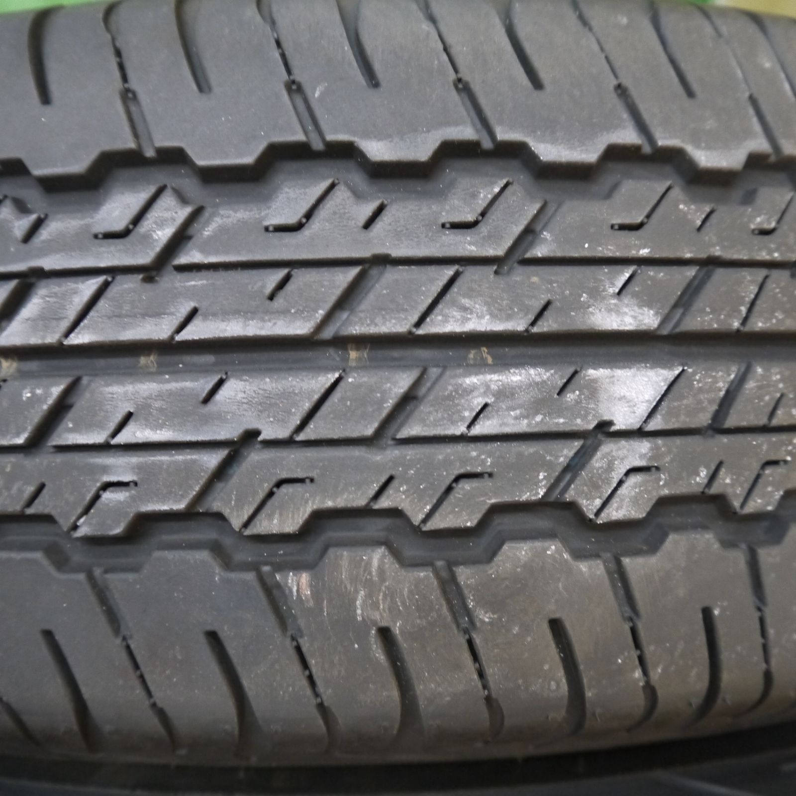 バリ溝！24年！8.5分☆195/80R15 ダンロップ AT20 グラントレック 15