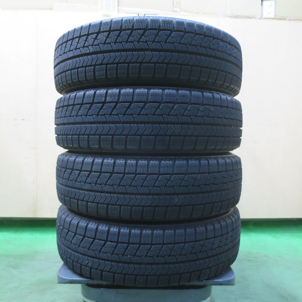バリ溝！キレイ！8.5分☆スタッドレス 155/65R14 ブリヂストン