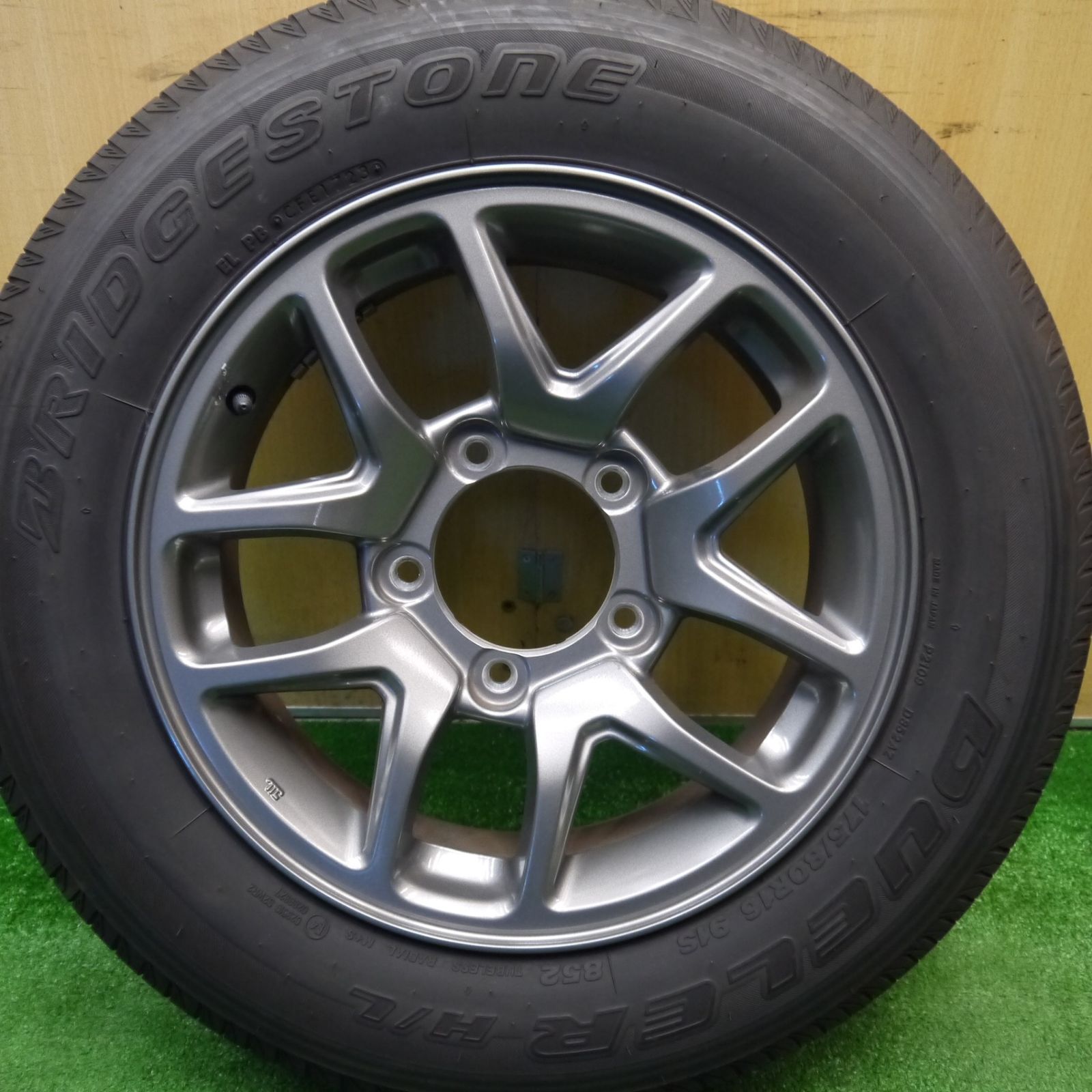 205/55R16 スタッドレス 6.5J+40 PCD114.3 5Hバリ山 程度良好品】LISO 16in 7J +35 PCD114.3 ブリヂストン ブリザック VRX2