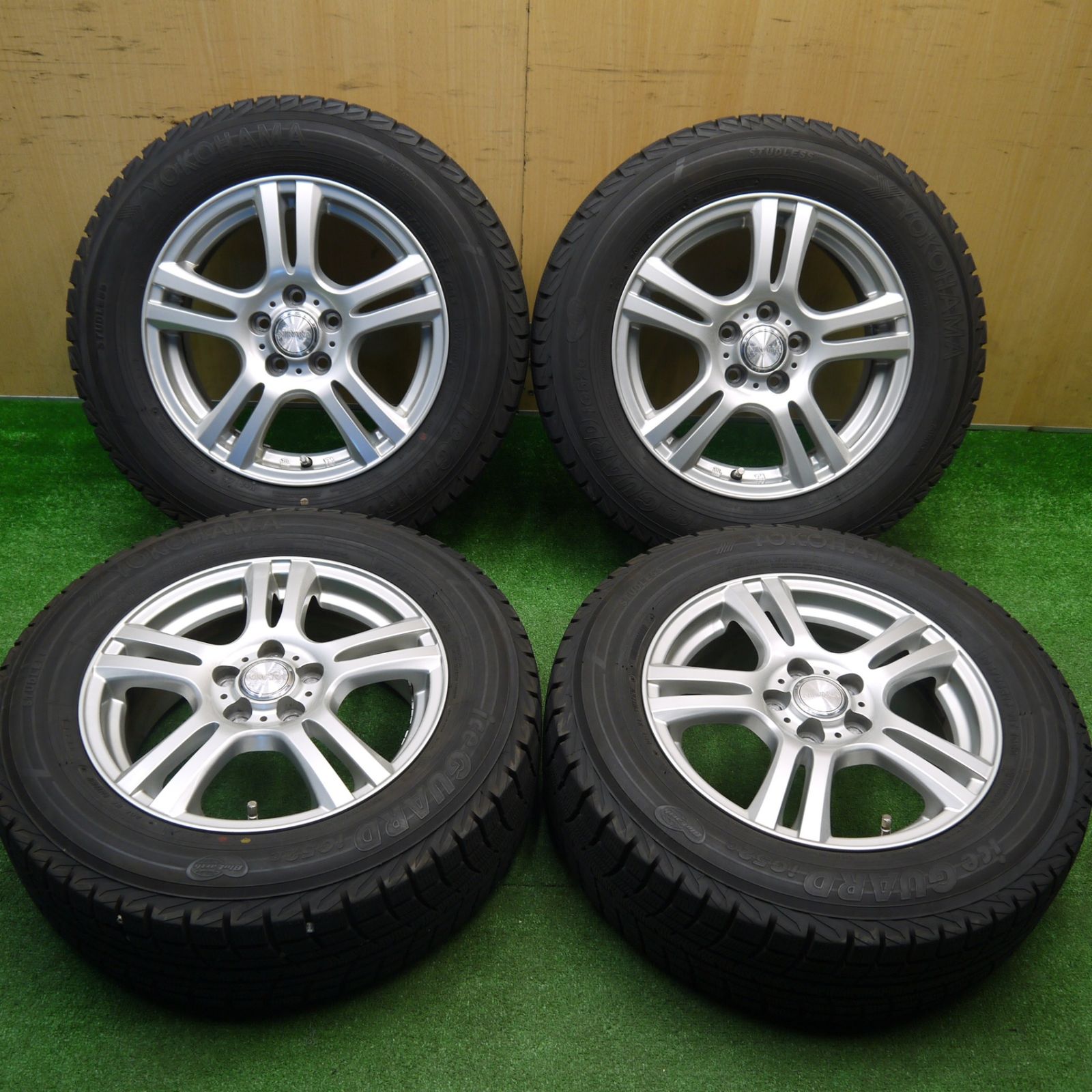 バリ溝！23年！キレイ！9.5分☆プリウス 等 195/65R15 スタッドレス