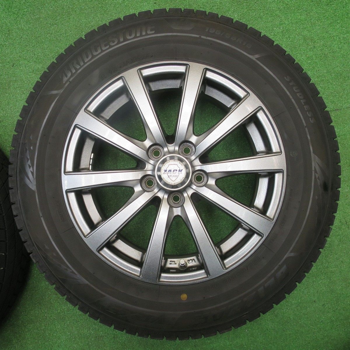 【バリ溝美品】SMACK 15in ブリヂストン ブリザック195/65R15 195/65R15ブリヂストンスタッドレスVRX3 4本セット2023年製バリ溝 2023