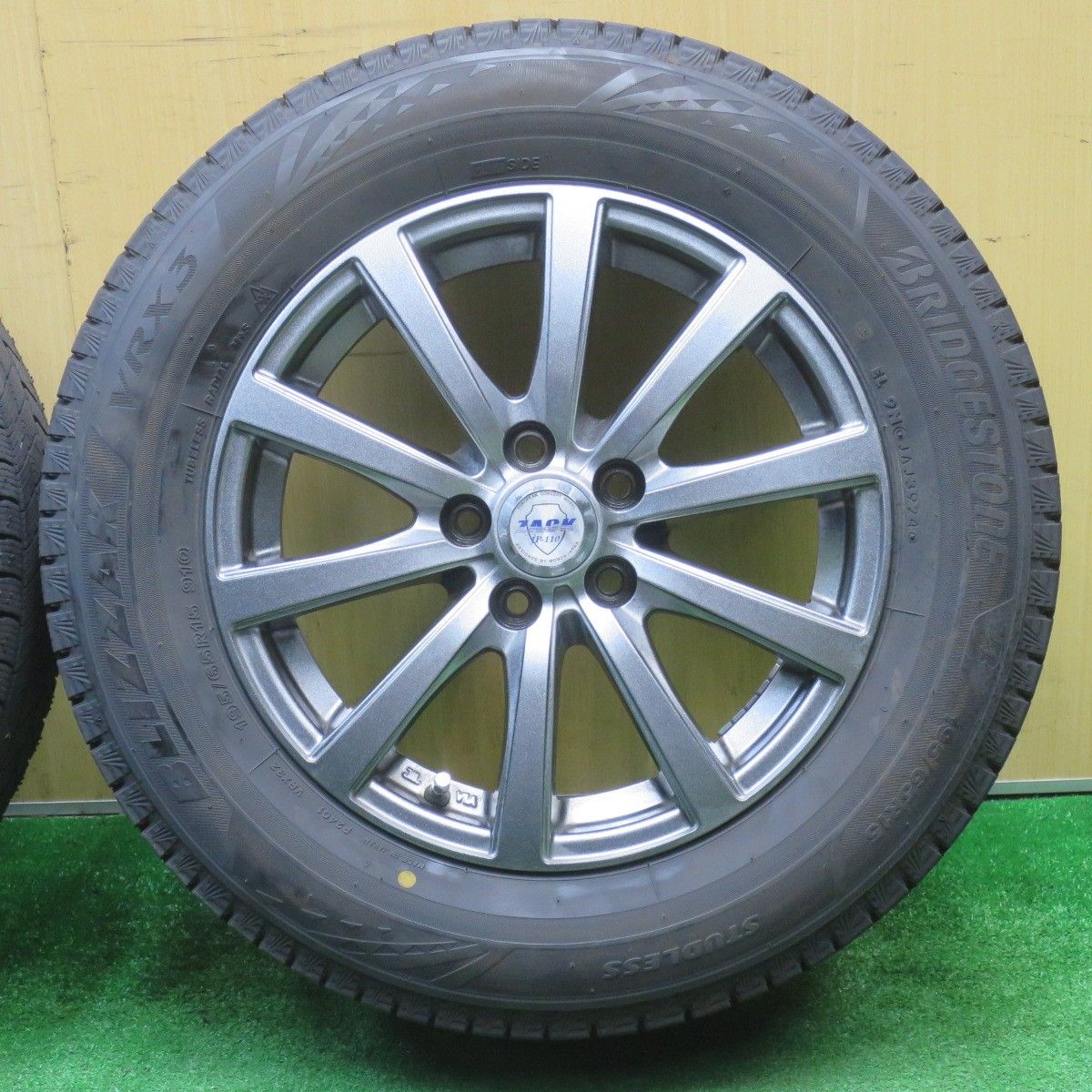 【バリ溝美品】SMACK 15in ブリヂストン ブリザック195/65R15 バリ溝！24年！キレイ！9.5分☆プリウス 等 195/65R15 スタッドレス