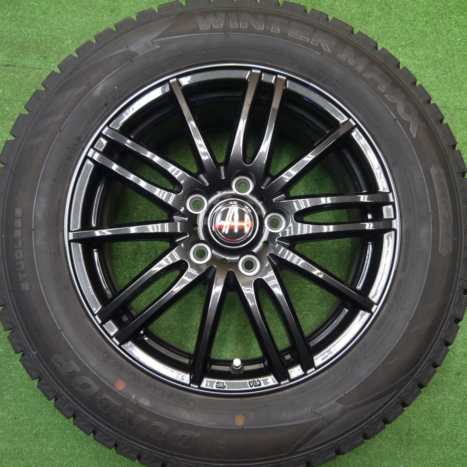 バリ溝！23年！キレイ！9.5分☆スタッドレス 215/60R16 ダンロップ