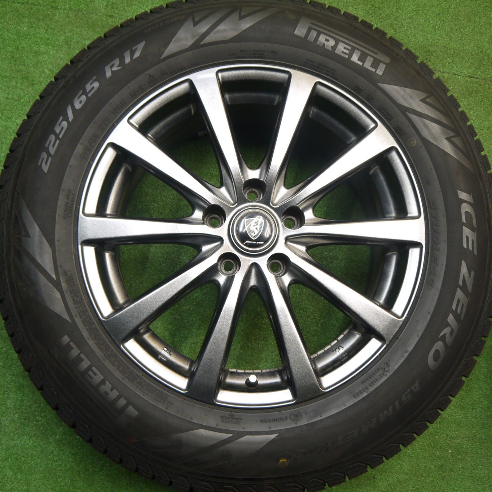 バリ溝！24年！9.5分以上☆スタッドレス 225/65R17 ピレリ アイスゼロ