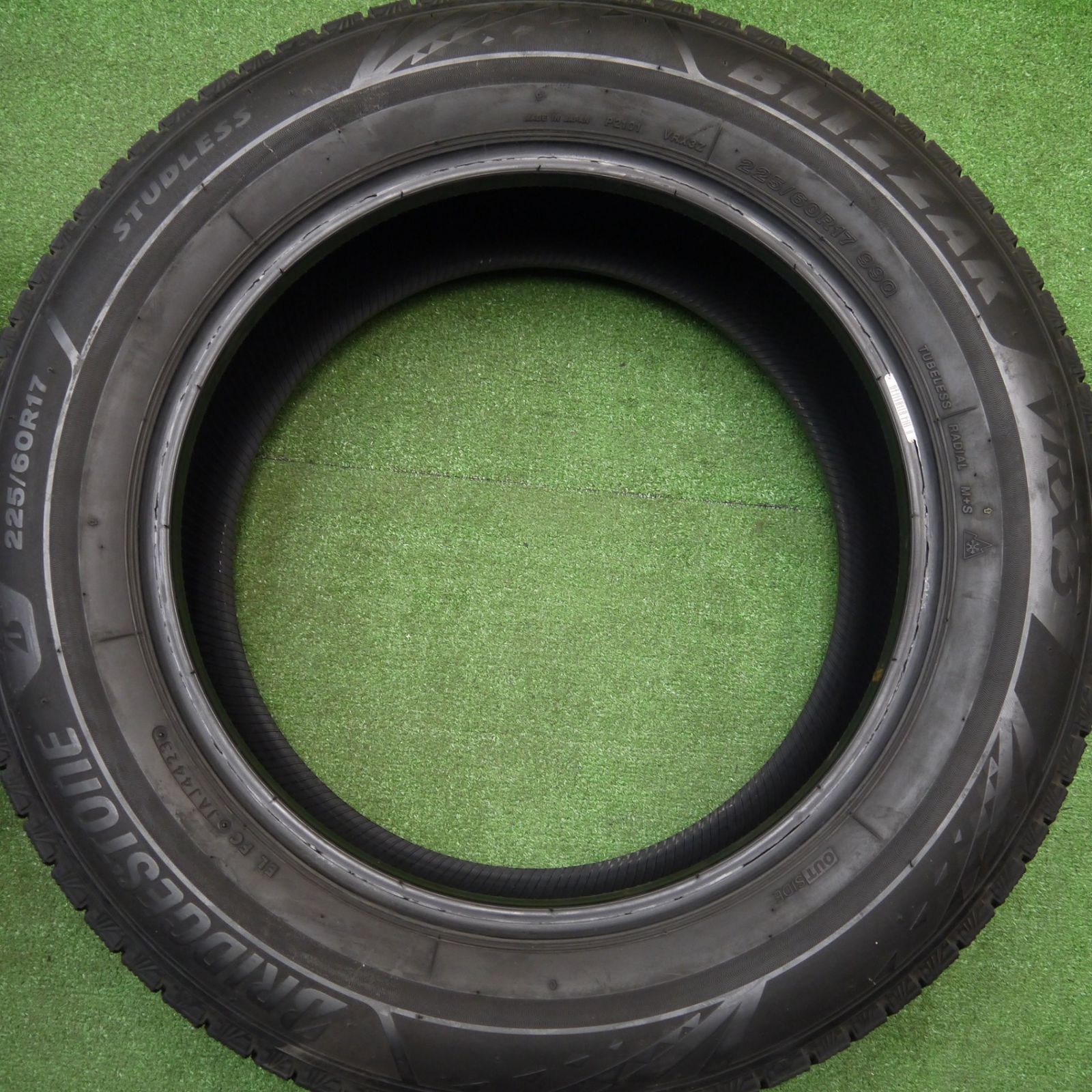  バリ溝 23年 8 5分 スタッドレス 225 60 R 17 ブリヂストン ブリザック VRX 3 タイヤ 17インチ アルファード ヴェファイア 等 スタ 17インチ スタッドレス