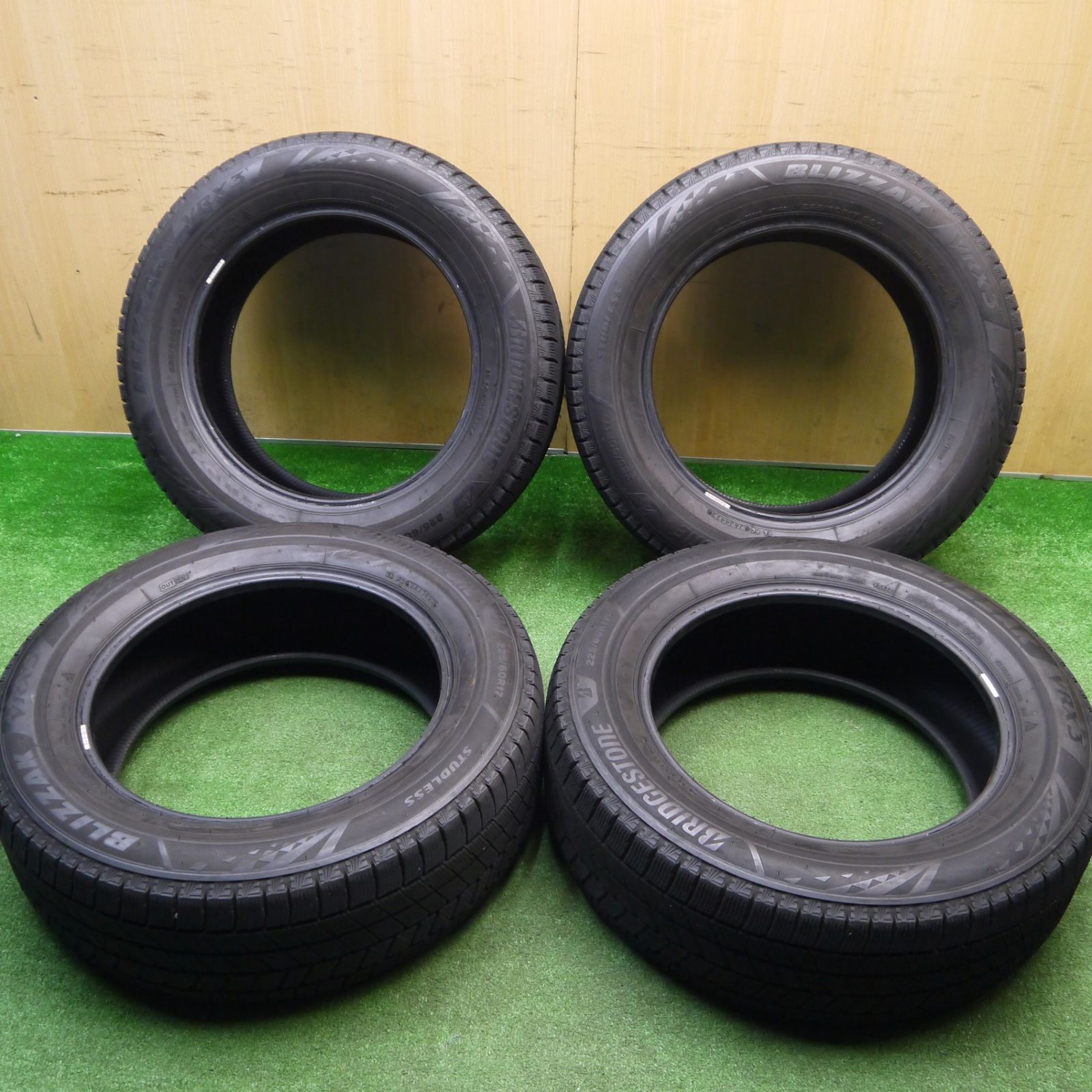バリ溝 23年 8 5分 スタッドレス 225 60 R 17 ブリヂストン ブリザック VRX 3 タイヤ 17インチ アルファード ヴェファイア 等 スタ