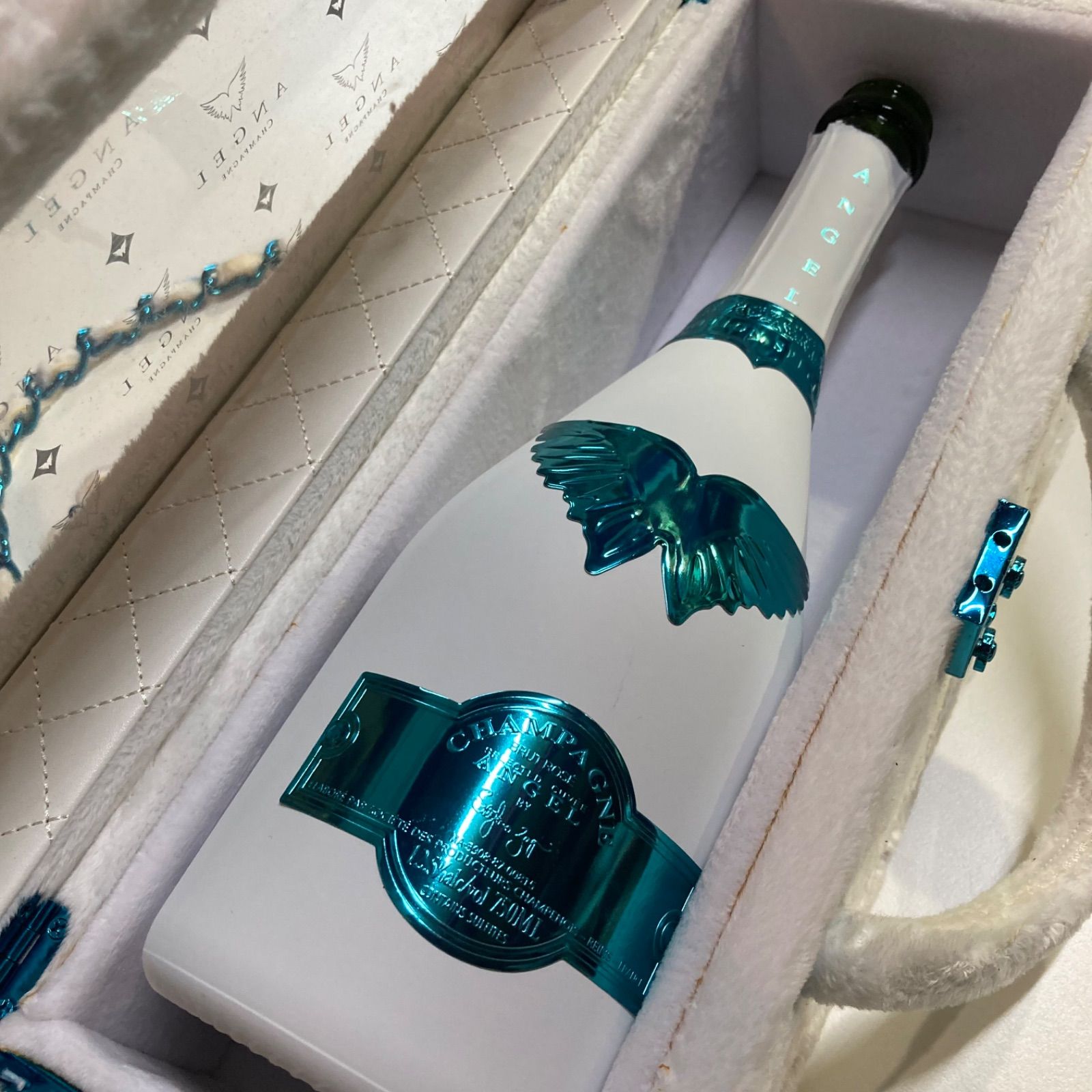 エンジェルシャンパン ホワイトデーエディション 空き箱 ファー 空き瓶