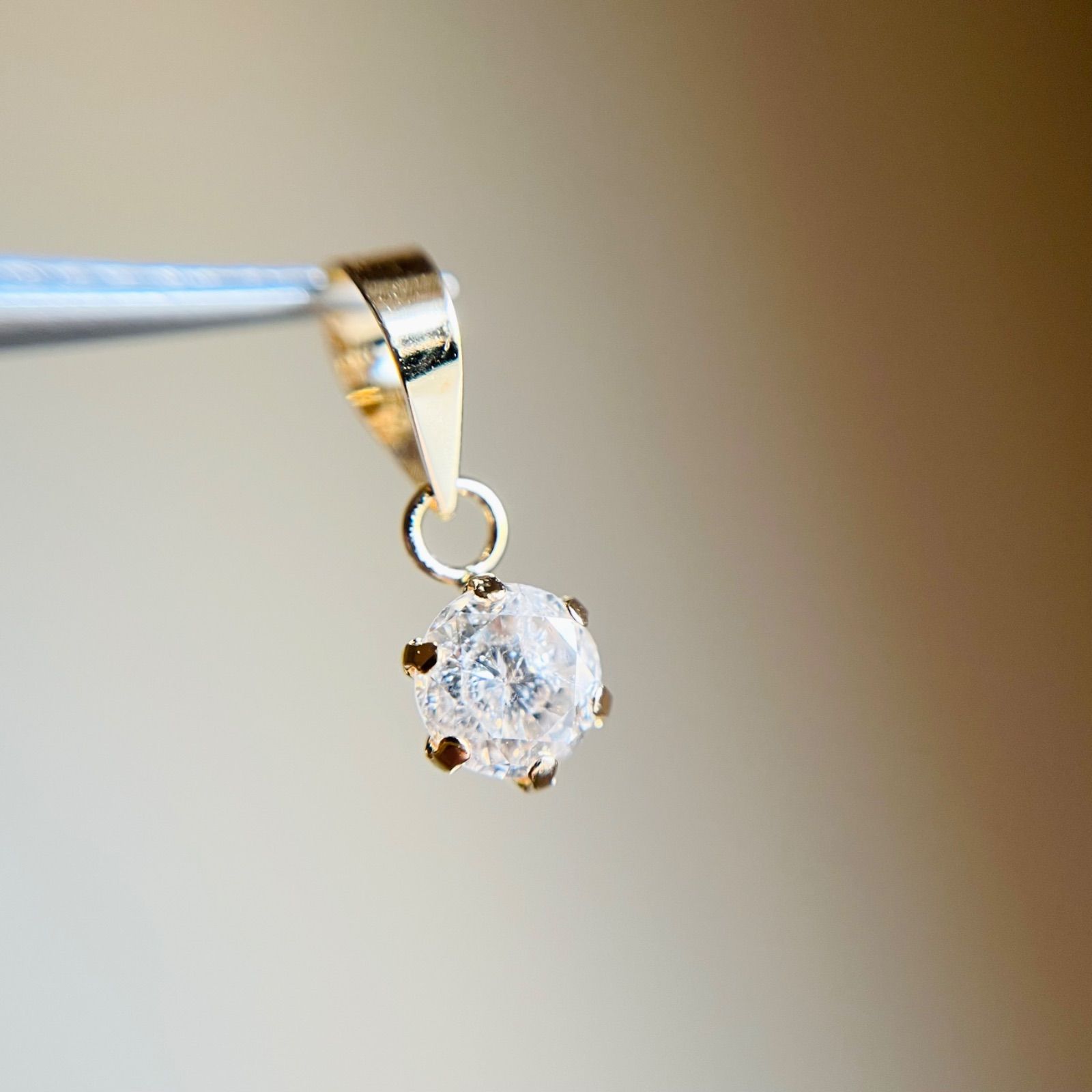 SALE☆特価☆】K18 天然ダイヤモンド 0.25ctペンダントトップ 5 - メルカリ