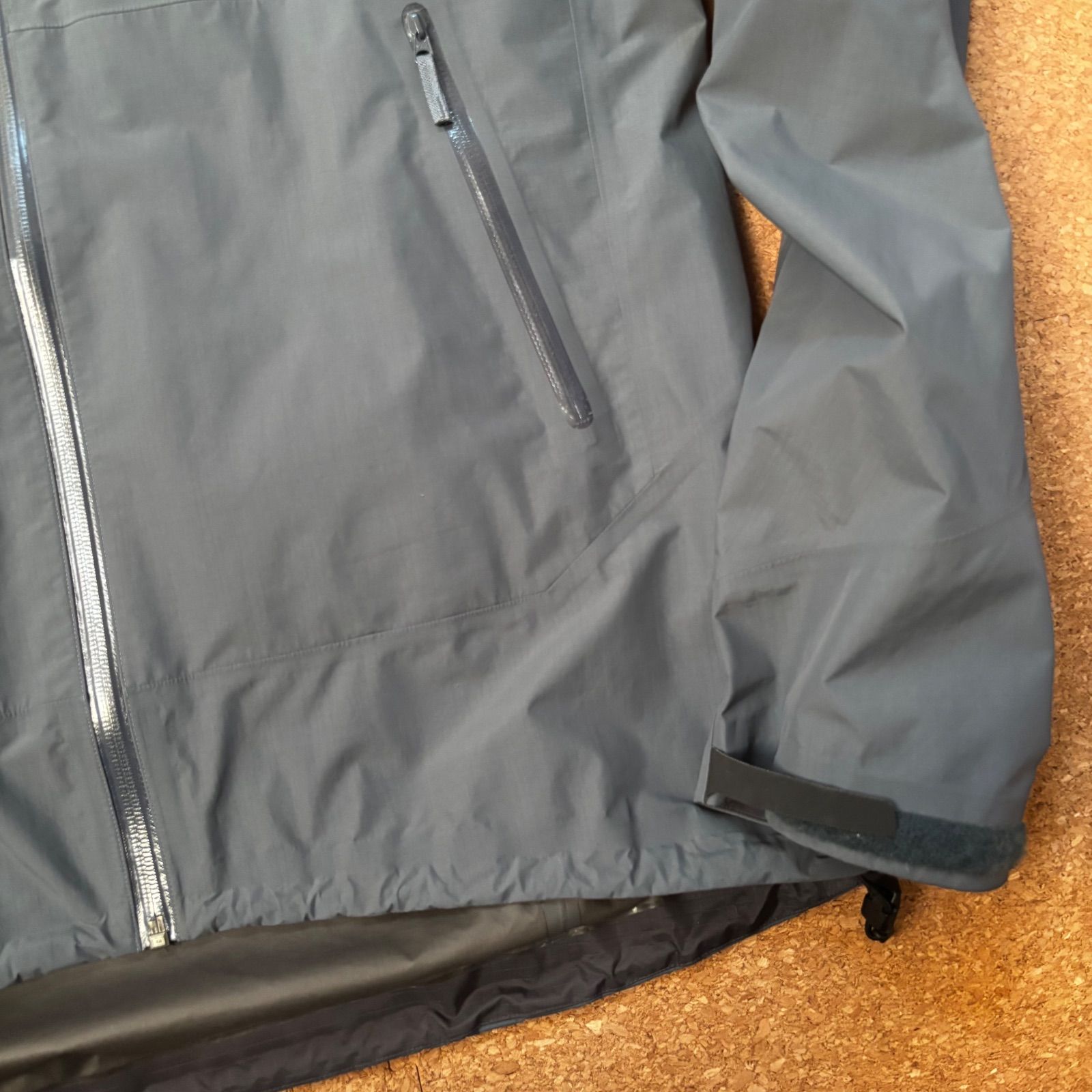 美品 アークテリクス ゼータSL メンズL グレー ゴアテックス ナイロン