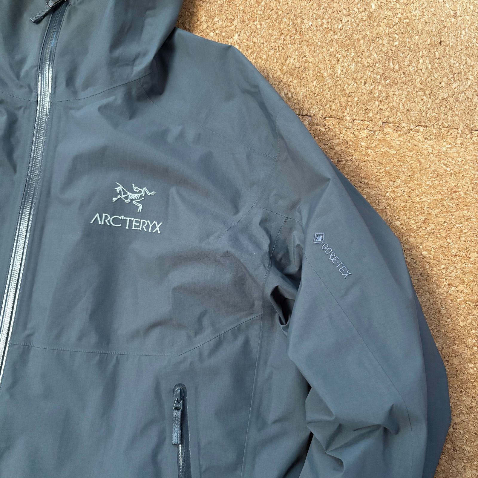 美品　アークテリクス　ゼータSL メンズL グレー　ゴアテックス　ナイロン アークテリクス ゼータSL メンズL グレー ゴアテックス ナイロン