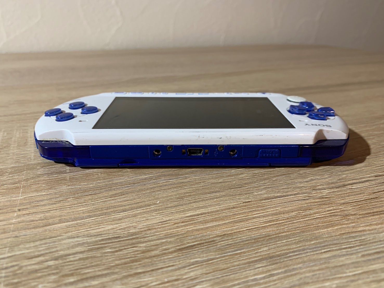 ホワイトブルー