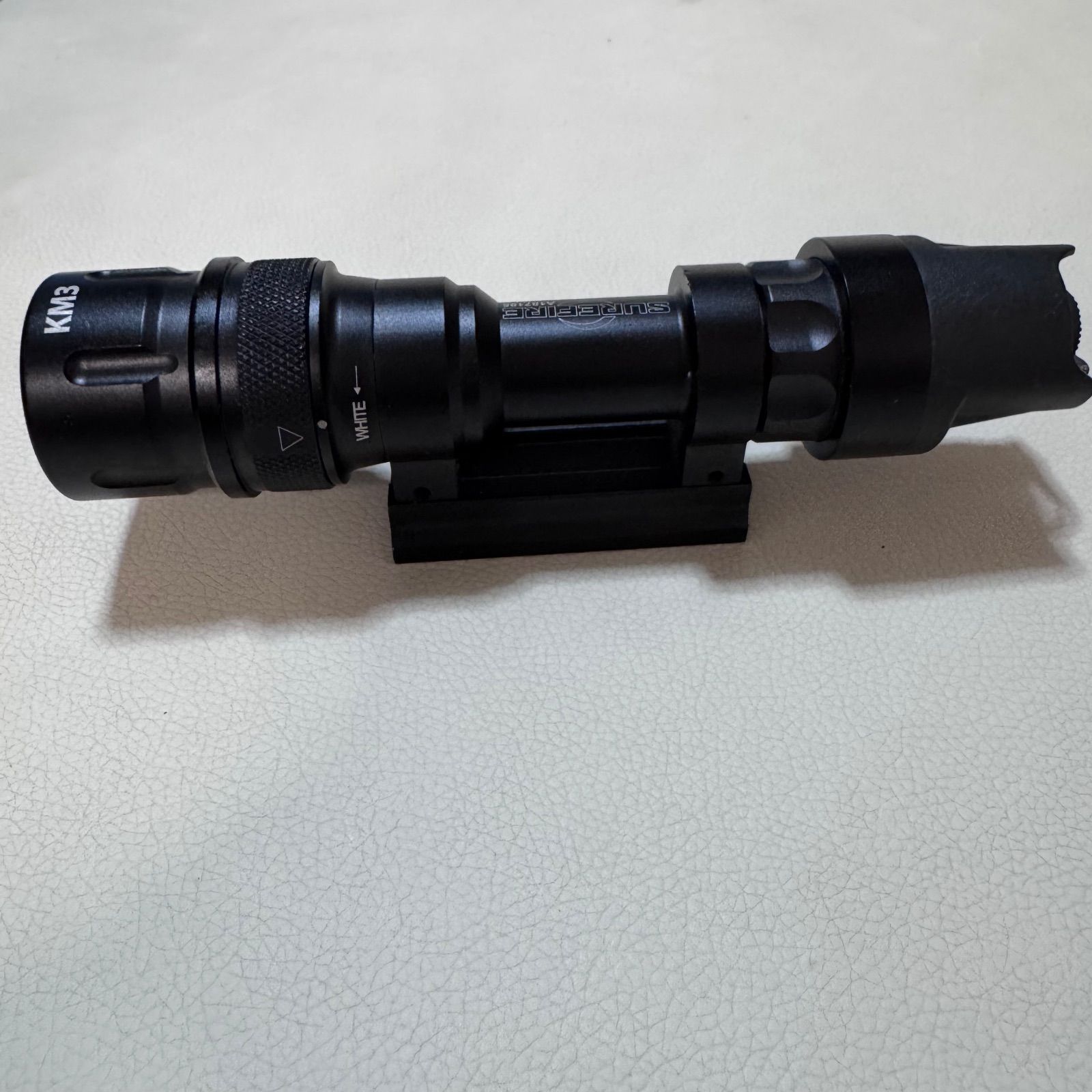 SUREFIRE シュアファイア M93 フラッシュライト A187195 動作未確認