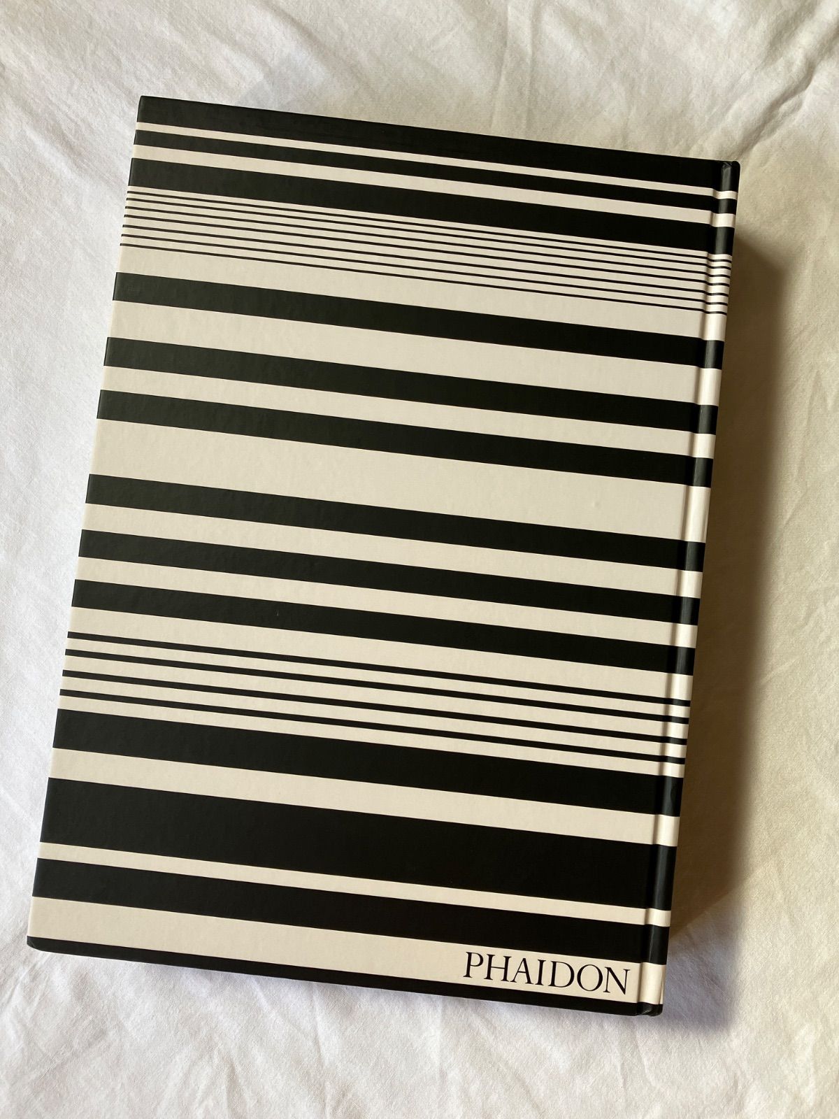 新刊）Ettore Sottsass エットレ・ソットサス 作品集 - メルカリ