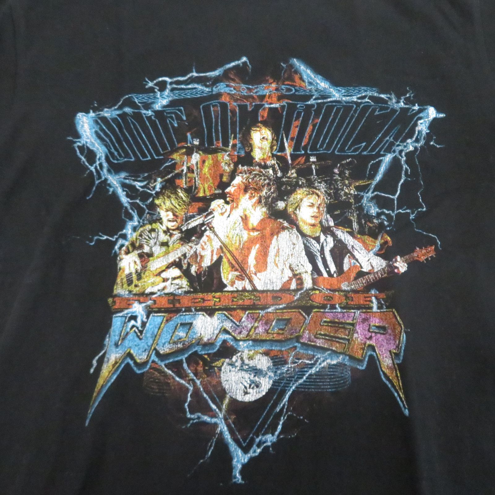 瀬戸店】ONE OK ROCK Field of wonder フォトTシャツ【353-8249